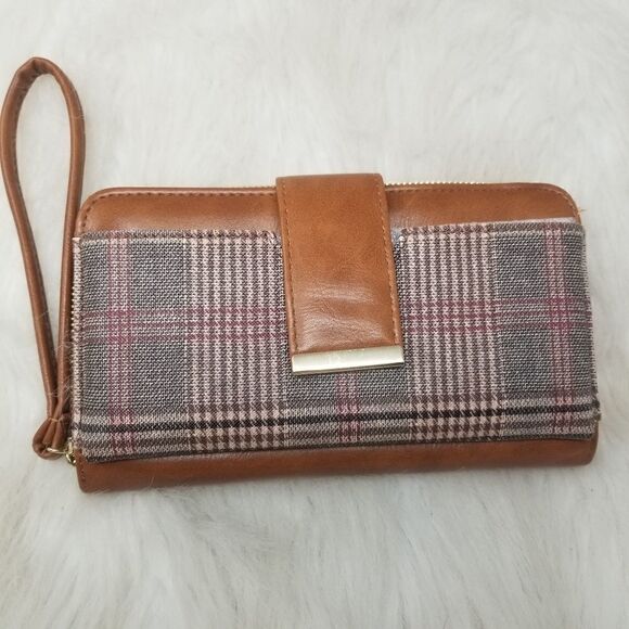 Brown Plaid Wristlet/Clutch Boutique Wallet. - Picture 16 of 16